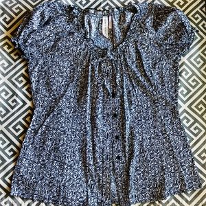 Hester & Orchard I Black and White Womens Blouse